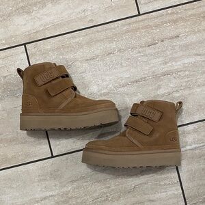 UGG Platform Ankle Boots ❤️